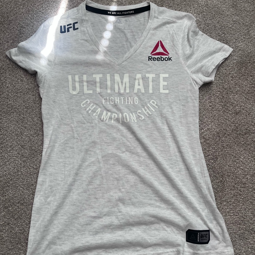 Reebok Women's Gray UFC V-Neck Top